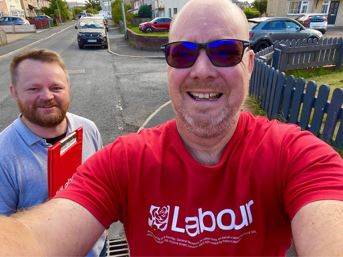 Our brilliant Helmshore candidate, Neil Looker, out campaigning today and looking very cheerful! Tomorrow is polling day - Helmshore residents, you know what to do. #VoteLabour 🌹 29th September