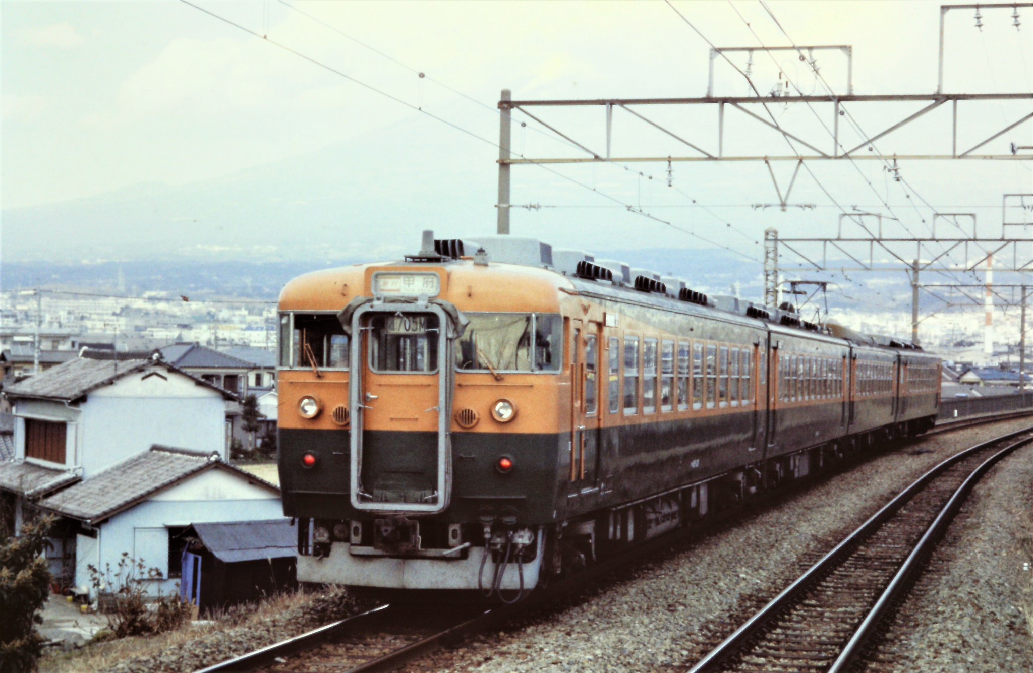 【鉄道払い下げ】ホーロー　凹文字　急行富士川　甲府ー三島　急行富士川　三島ー甲府 全国の列車ガイド（急行【富士川】） - 日本の旅・鉄道見聞録