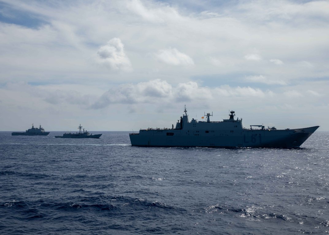 🇺🇸#USSGeorgeHWBush and #USSTruxtun sail in formation alongside the 🇪🇸 @Armada_esp ship’s ESPS Juan Carlos I (L 61), ESPS Navarra (F 85), and ESPS Castilla (L 52) during combined operations in the #IonianSea

#FreedomAtWork #CAVU #StrongerTogether #WeAreNATO