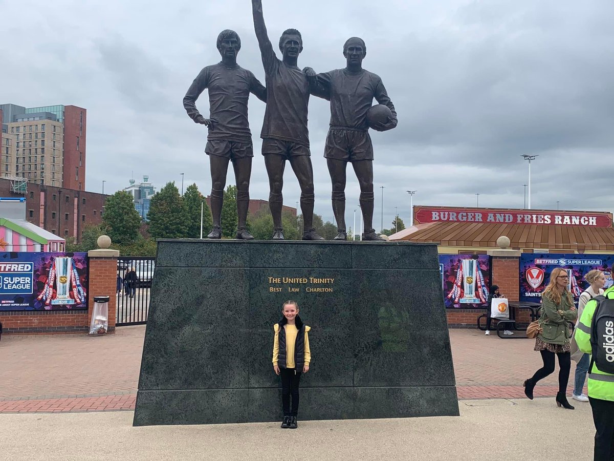 MissRaynor8's tweet photo. 3 years after winning an old Trafford tour from school for raising the most money. Tia finally went at the weekend ⚽️@PACTcarlton https://t.co/lR1B1UJdwe