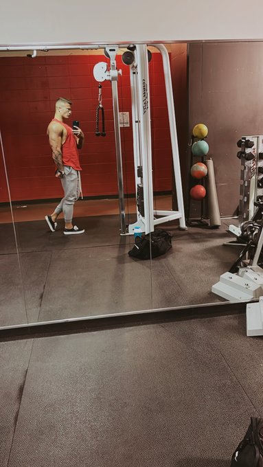 Morning Grind! Have a good one ladies and gentlemen! https://t.co/7PdwLVP0AM<a href="/tag/tgif"class="tags"><span>#tgif</span></a><a href="/tag/comingouttomorrow"class="tags"><span>#comingouttomorrow</span></a>