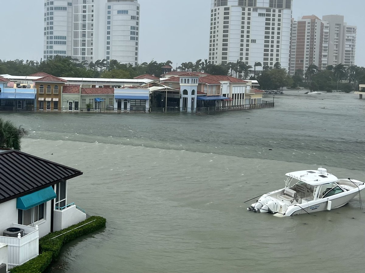 bobbystark's tweet photo. Venetian Village taking on water. #venetianvillage #hurricaneian #winknews https://t.co/qXc6JgZNLM