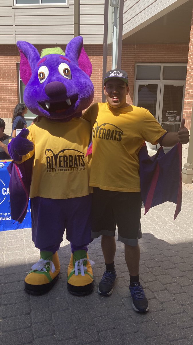 jourdendcbc's tweet photo. My BFF @RBtheRiverbat is in the House!
#RiverbatBash | #ACCRiverbats https://t.co/Vs3GUIS42T