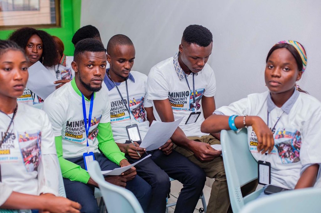 sensihub1's tweet photo. Day two of a three-day MCIC hackathon.
Participants were formed into teams based on their skills and gender balance. 

A total of 16 teams formed.
Teams putting ideas together using technology and innovation to address challenges faced by mining communities. https://t.co/fmrHGszH7H