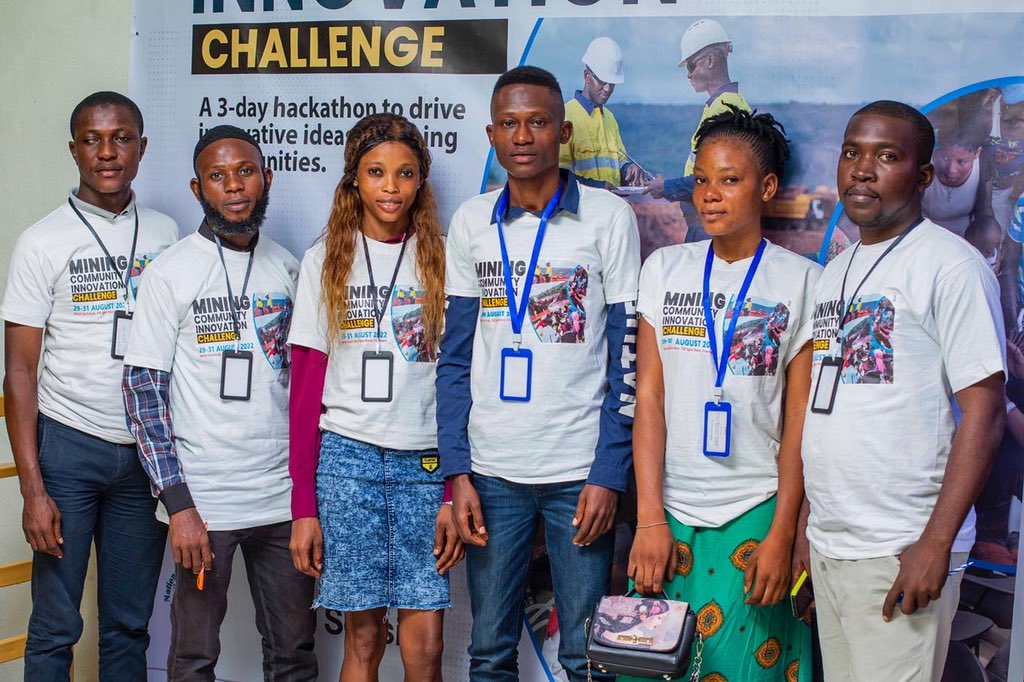 Day two of a three-day MCIC hackathon.
Participants were formed into teams based on their skills and gender balance. 

A total of 16 teams formed.
Teams putting ideas together using technology and innovation to address challenges faced by mining communities.
