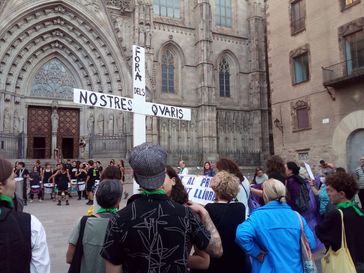 ANCDones's tweet photo. Barcelona #28setembre 
Aquí i arreu
#avortamentlliureigratuït 

#repúblicafeminista https://t.co/c0IAIwVP2o