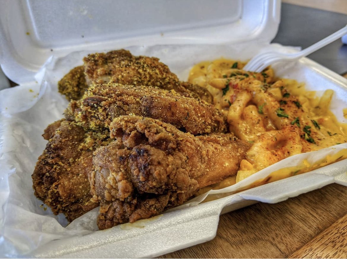 FriedCHCKNFest's tweet photo. Whether you’re a drums, flats, spicy, or even mild wings lover, we’ll have something for everyone at #FCF2022 this weekend. See below for a just a few of the mouthwatering wing options our vendors have in store for y’all 🔥🤤 #WingWednesday https://t.co/UOzUpTIwTt