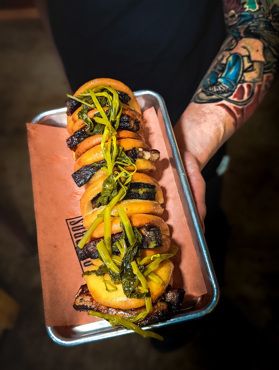 The Smoke Sheet (@thesmokesheet) on Twitter photo In today's issue, we share 7 of the best BBQ bites we ate this year, including from <a href="/BuckTuiBBQ/">BuckTuiBBQ</a>, <a href="/FegesBBQ/">Feges BBQ</a>, <a href="/BloodBrosBBQ/">Blood Bros. BBQ</a>, & <a href="/chefjbbq/">Chefjbbq</a>. Plus, <a href="/mossr/">Robert F. Moss</a>'s Top 50 BBQ Joints in the South list, <a href="/GrillGirlRobyn/">Robyn Medlin Lindars</a>'s wings recipe, & more. Read here: bit.ly/3dTee5N In today's issue, we share 7 of the best BBQ bites we ate this year, including from <a href="/BuckTuiBBQ/">BuckTuiBBQ</a>, <a href="/FegesBBQ/">Feges BBQ</a>, <a href="/BloodBrosBBQ/">Blood Bros. BBQ</a>, & <a href="/chefjbbq/">Chefjbbq</a>. Plus, <a href="/mossr/">Robert F. Moss</a>'s Top 50 BBQ Joints in the South list, <a href="/GrillGirlRobyn/">Robyn Medlin Lindars</a>'s wings recipe, & more. Read here: bit.ly/3dTee5N
