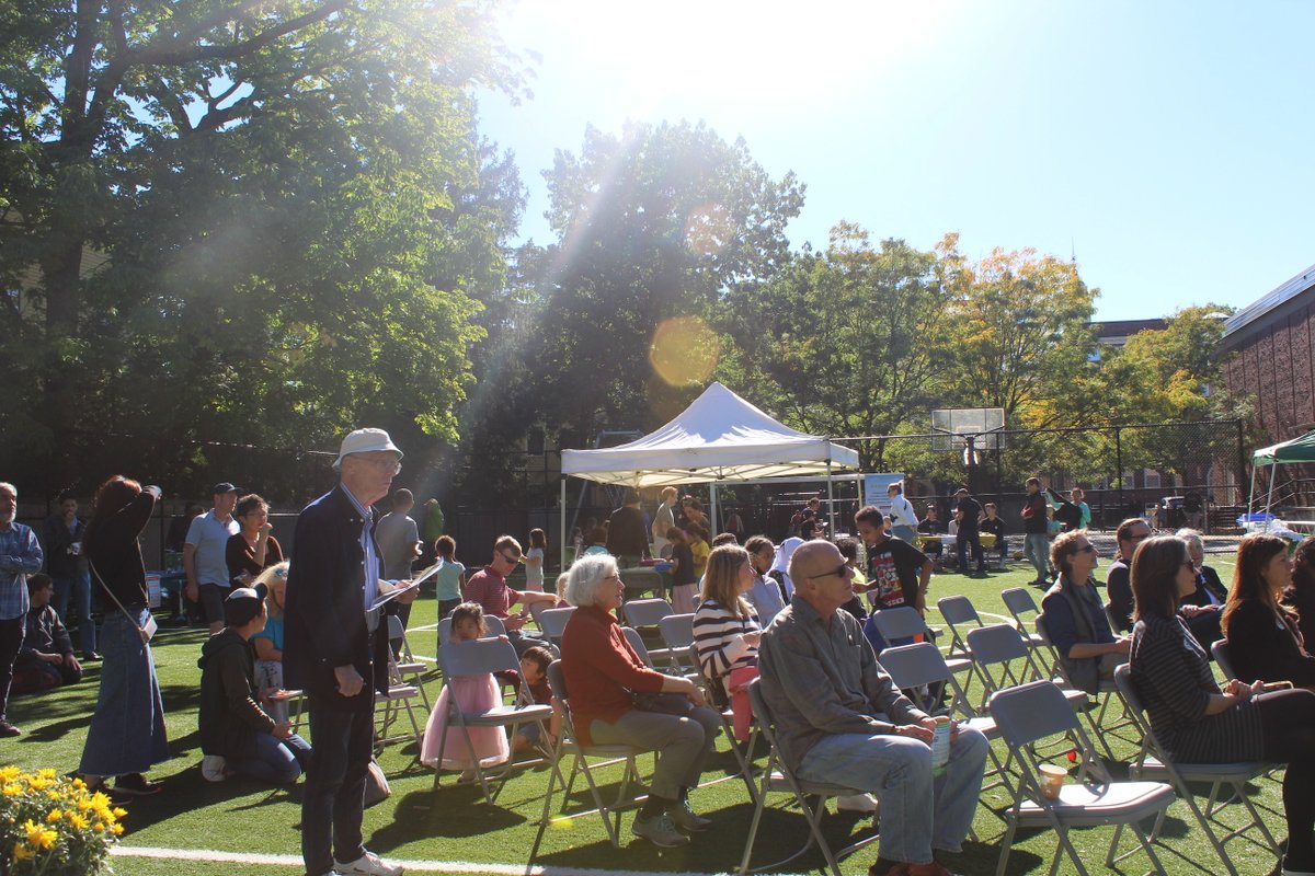 CDDat344's tweet photo. Thanks to everyone who came out on Saturday! We had a great time celebrating the new solar project. If you're looking for ways to reduce your carbon footprint, visit https://t.co/JR6o1EWiY8 to learn about this solar project and all of our other energy programs! #CambMA https://t.co/xNGW4XGysr
