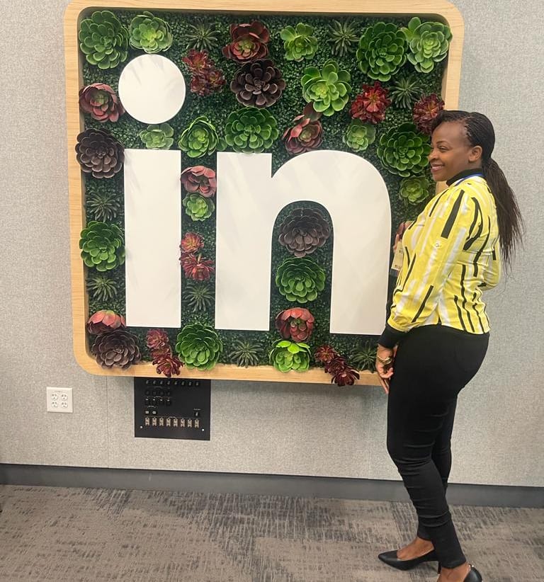 engvnash's tweet photo. LinkedIn Headquarters #techwomen22 https://t.co/0LaJHSgHN5