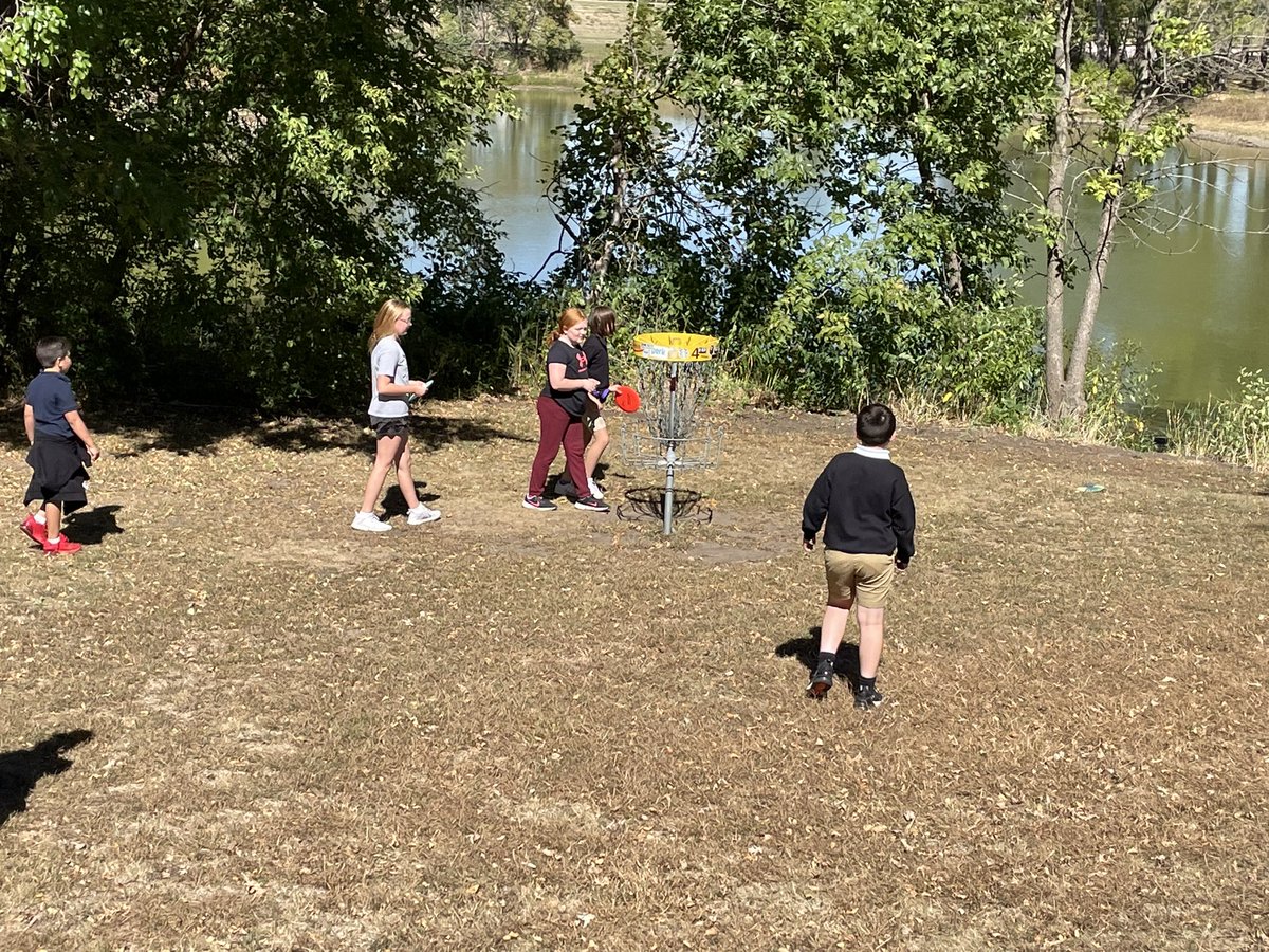 bryanpaulson41's tweet photo. Beautiful day for PE outside. #SpaldingCatholicRocks https://t.co/mH12frpVLM