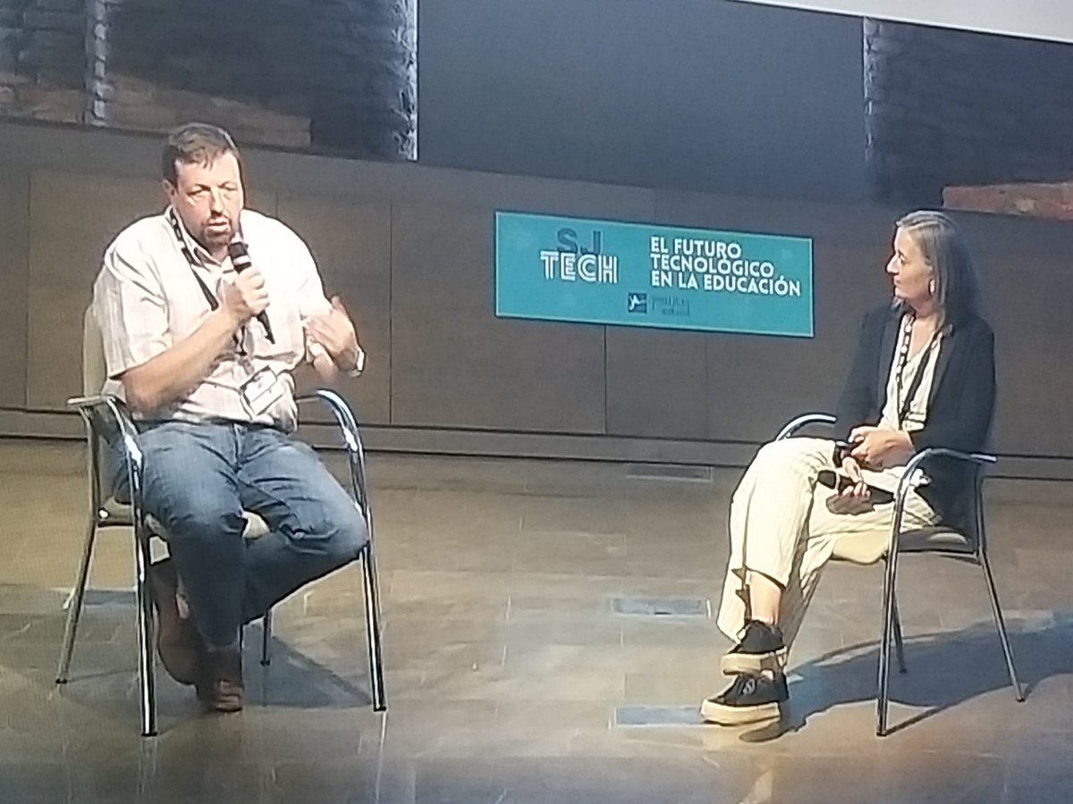 AlexiaEducacion's tweet photo. Conversación muy interesante entre @terevida y Javier Gonzalez @jesuitascolegio en el observatorio de #SJTech de @educsi. Integración, evaluación e innovación en el aula, algunos aspectos clave para un proyecto digital a medida. https://t.co/QmK1SoaRwu