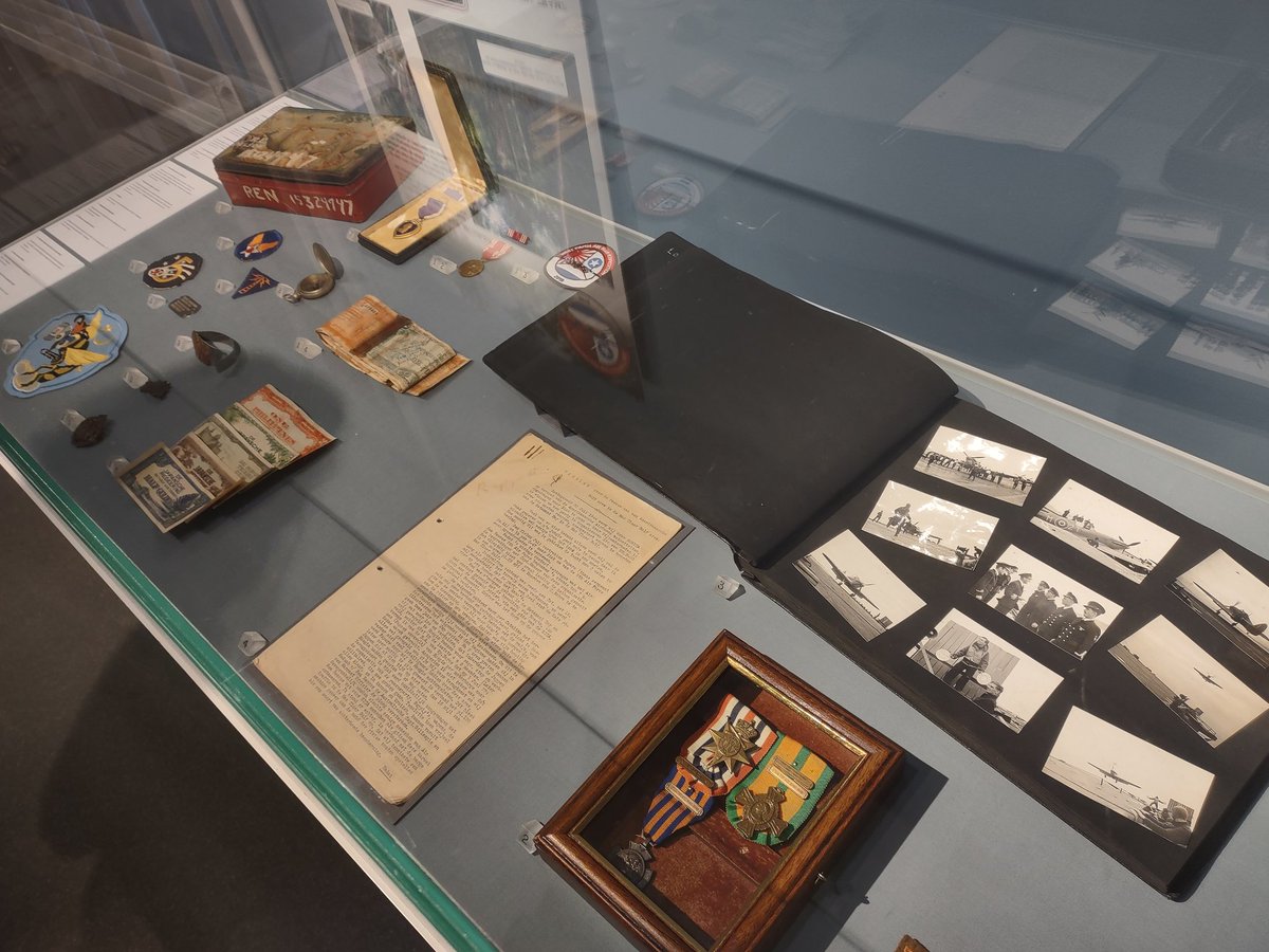 De tentoonstelling "Swamp Rescue 1944" geopend in <a href="/MuseumBronbeek/">Museum Bronbeek</a> over de reddingsactie in Nieuw Guinea van de bemanning van een Amerikaanse bommenwerper. Met veel familie van kapitein KNIL Louis Rapmund.