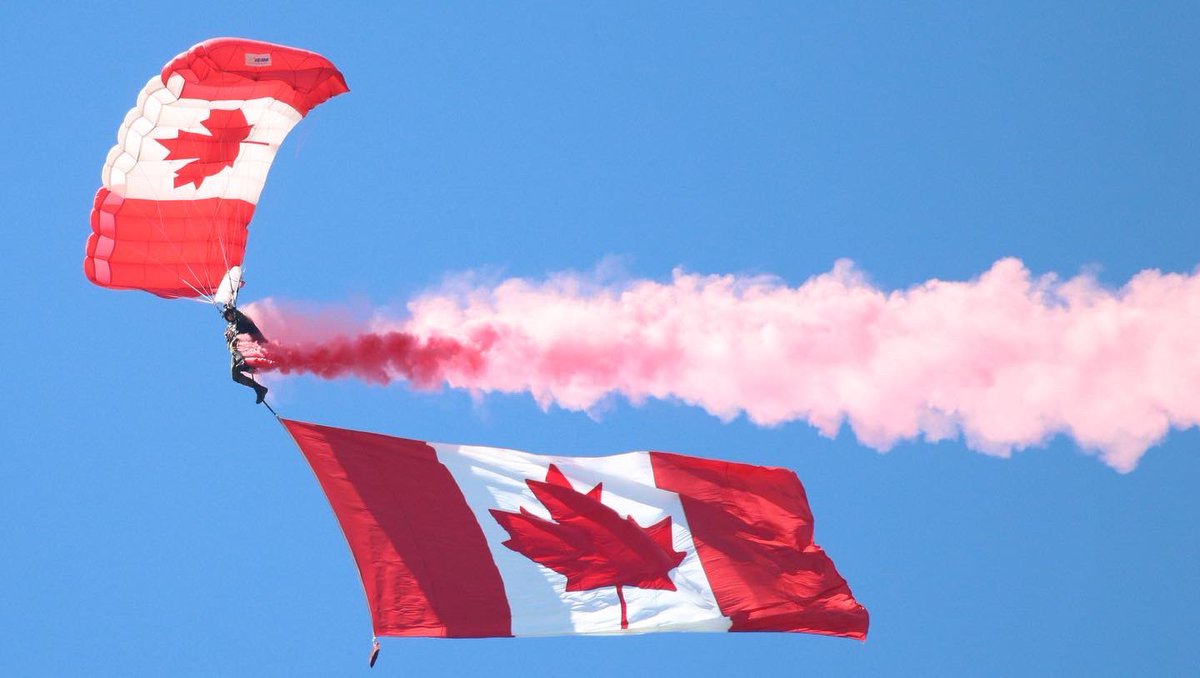 redwoodwoof's tweet photo. @SkyHawksCanada @HerosofCanada From #wingsoverspringbank in July. https://t.co/BkJbYmrYio