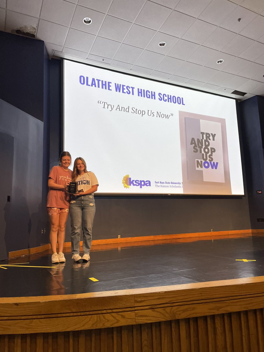 Walker_OW's tweet photo. It was great to be back in person for @kspaonline’s fall conference—the first since 2019! We celebrated by taking our “squint into the surface of the sun” photo. We accepted our 2022 All-Kansas Yearbook Plaque. And I got to see one of my favorite OW alumni, Emily Harter! https://t.co/Mzgf8f2KzR