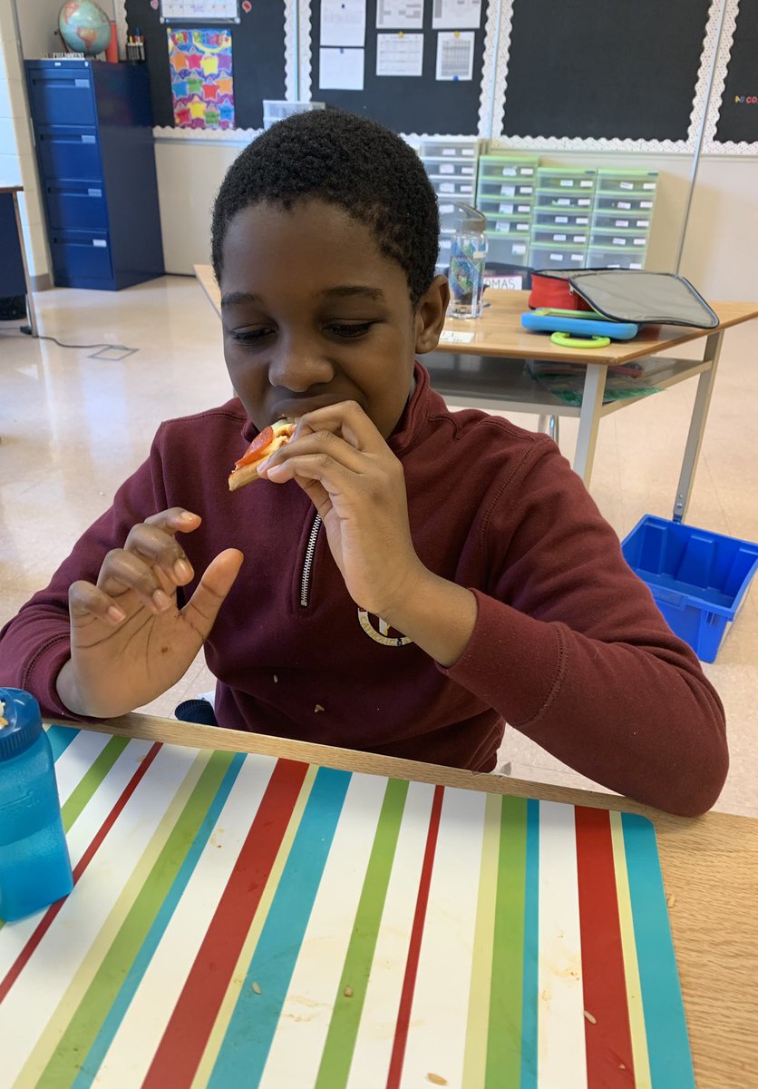 MsFigliomeni's tweet photo. Making pita pizza’s in the Primary/Junior ME class today! @holychildtcdsb @TCDSB https://t.co/0YZBdENIYA