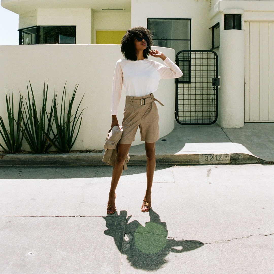 TomorrowYear's tweet photo. The Oversized Tee: Effortlessly takes you from a business to a date with your love.
#baseballteelove

@jasminerutledge in the Oversized Tee
Photographer: @aus_maria https://t.co/hNwlRPzeml