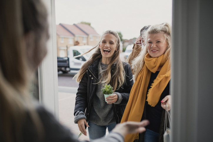 SunnyShieldsSF's tweet photo. It is important to be a good neighbor, but especially today! Lend a helping hand to your neighbors and build a good relationship with them. #GoodNeighborDay https://t.co/I5ZD1X1Rk4