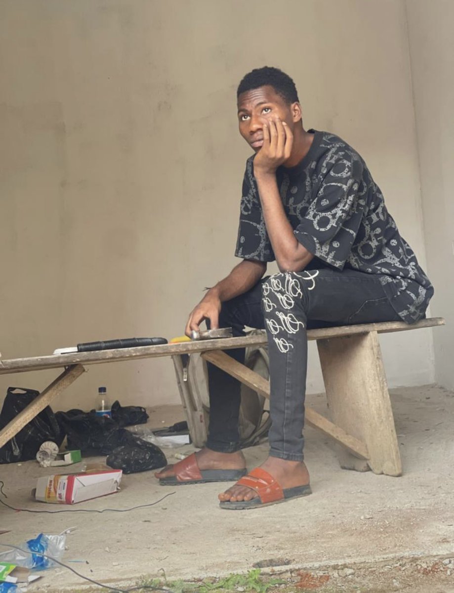 OmoAdeshina_'s tweet photo. Ordinary iwaju lo face mii ti mio ri taa…
To ba ku emi nikan nko 😒 

#Omooo #MoreLoveLessEgo https://t.co/jwrSjX8Cb3