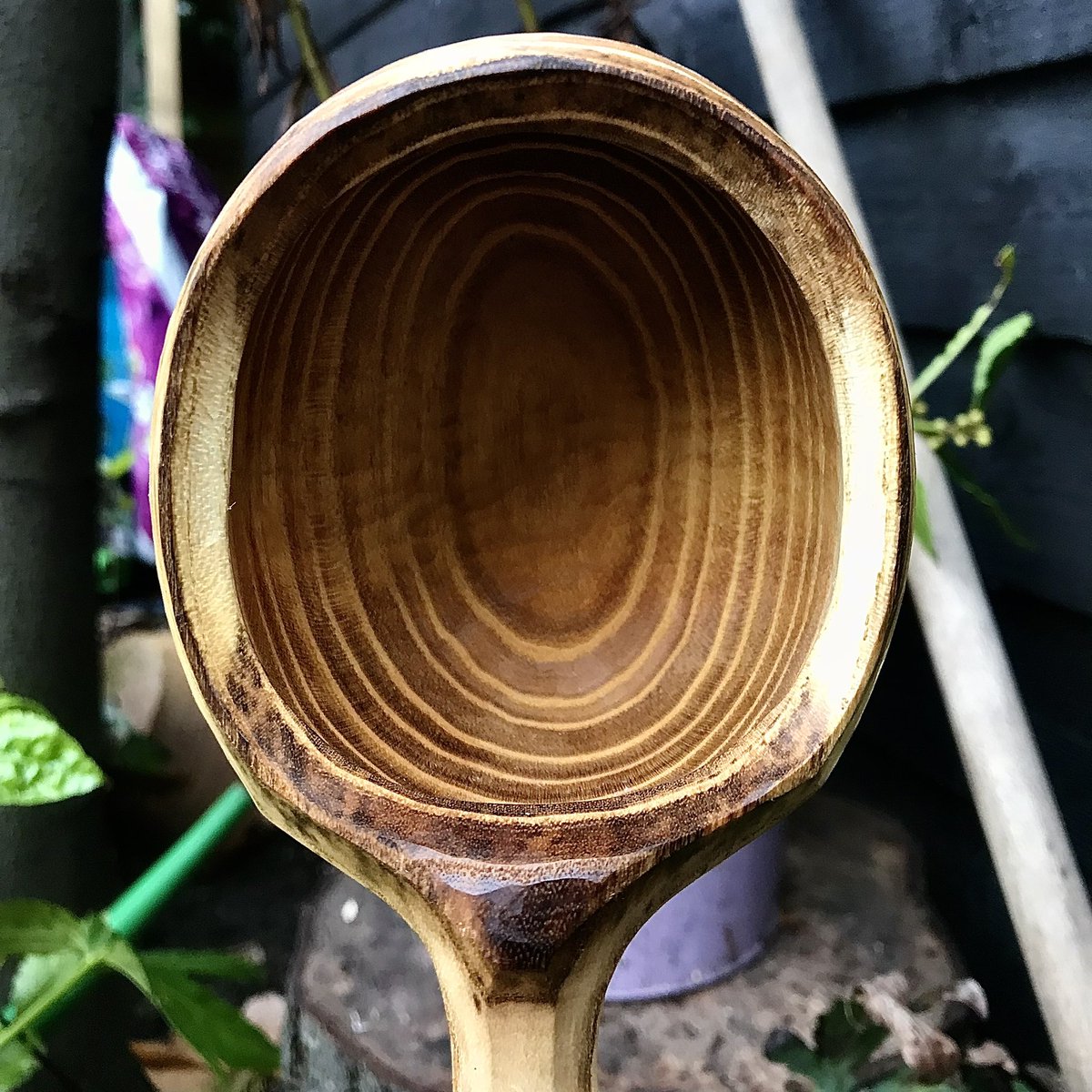 Good evening #HandmadeHour!
Hot drink season is coming, &amp; this hand carved mulberry is the ideal stylish hand-warmer for your coffee, hot chocolate or even whiskey 😉
Available at: carveryn.com/shop currently 20% off! 
#handmade #shopindie #shopearly