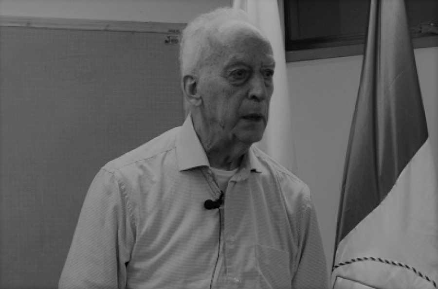 ascunoficial's tweet photo. Colombia pierde uno de sus más grandes pensadores. El legado del Dr. Carlos Eduardo Vasco permanece en la memoria de la Universidad colombiana. Sus reflexiones seguirán siendo valioso aporte académico. https://t.co/aHKLoCiXO7