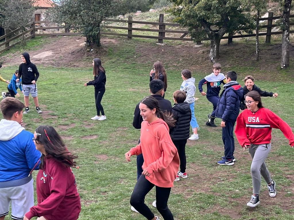 LaSalleSdr's tweet photo. 🎙Primer día de nuestros chicos en el albergue de #Corconte donde han disfrutado de diferentes actividades
#JuntosMejor🫂
#SomosLaSalle💫 https://t.co/1eVi3dzmXR