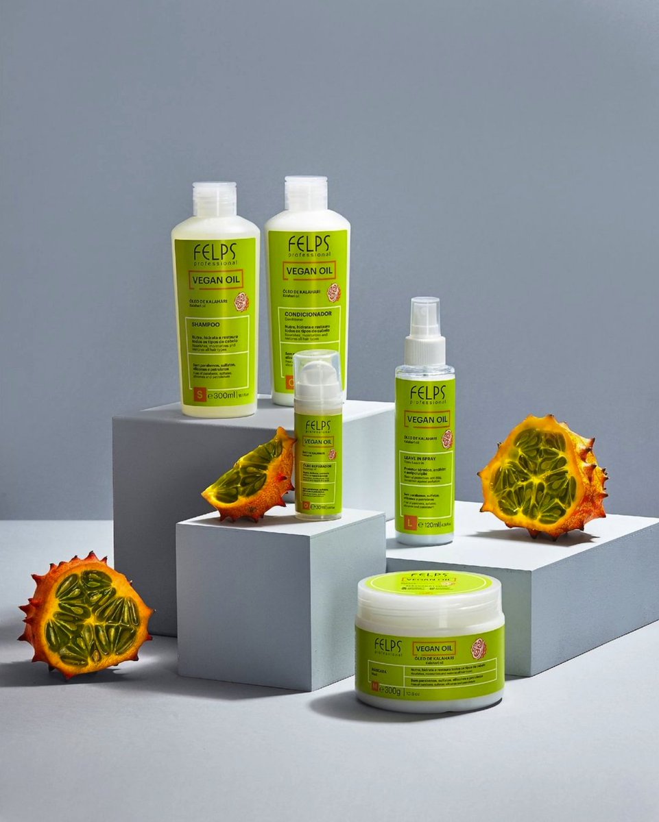 UsaFelps's tweet photo. Just look at the power of this line that came to deliver nutrition and a lot of shine to your hair! ⁠
⁠
Kalahari melon seed oil is rich in vitamin C and E which nourishes, hydrates strengthen, and restores all hair types. ❤️ 🍃 ⁠#veganproduct #veganoil https://t.co/cUmT71AYJd