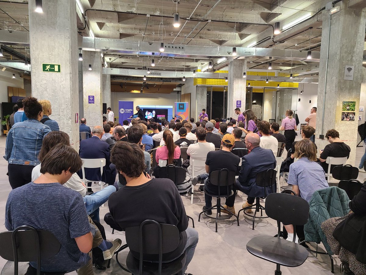 CtradingIgnacio's tweet photo. Encantado de poder estar en el evento de @niftyclub_ en @cryptoplaza_es! Unos proyectos muy molones los que se han presentado. El futuro es #Web3, sin duda!
#crypto #NFT https://t.co/72iqZX6uaR