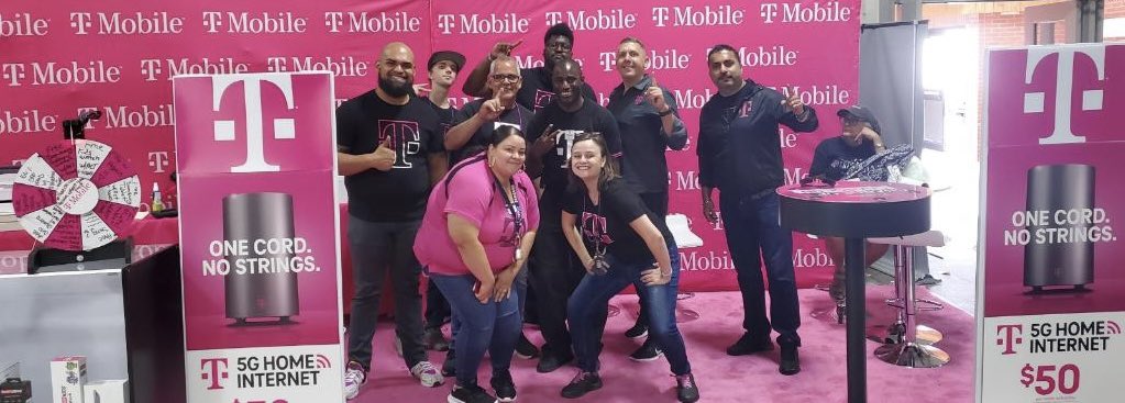 Shout out to <a href="/Tomcellsphones/">Thomas Young</a> <a href="/kelliejo26/">🧡 Kellie Morton 💙</a>  <a href="/PhillyMikeOShea/">Michael O'Shea</a> &amp; the entire <a href="/TMobile/">T-Mobile</a> team getting it done at the Big E in Western Mass!!! Had a great time seeing all of our teams come together from T100 / SMRA / Truck Team to deliver a Magenta Glove Experience!!