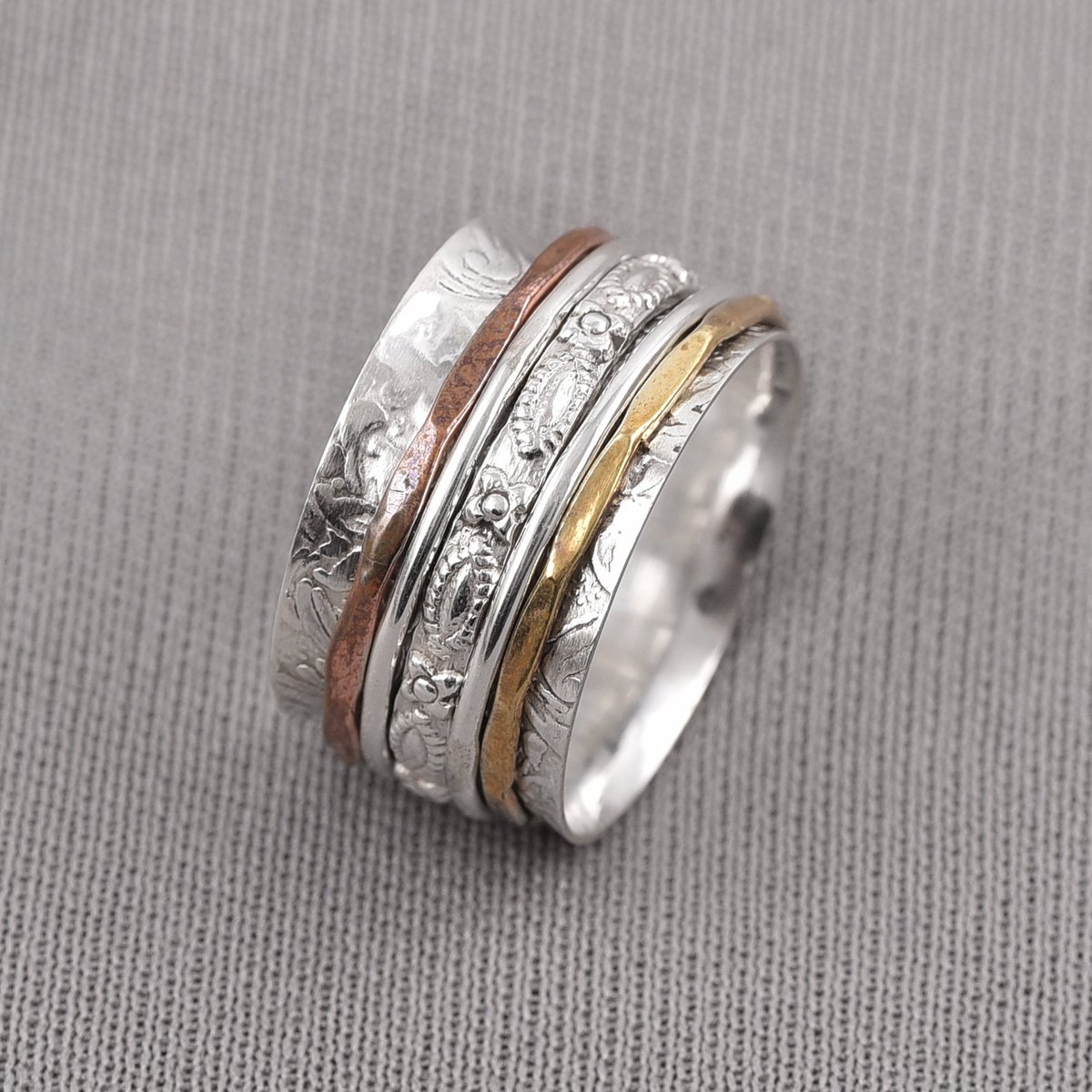 ssonascreation's tweet photo. Excited to share the latest addition to my #etsy shop: FREE SHIPPING!! 925 sterling silver spinner ring. spinner ring.Copper& Brass Ring.Handmade ring.Statement ring.Meditation ring.Thumb ring https://t.co/qZ9oewlYET #men #bohohippie #yes #no #brass #silver #lovefriend https://t.co/YuC7Nzyn3W
