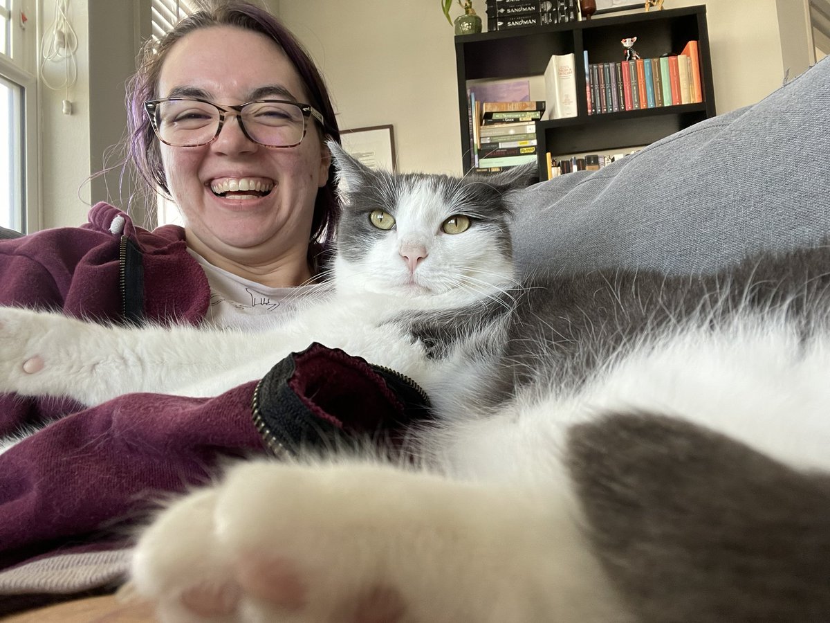 mrsbuttts's tweet photo. an after lunch cuddle https://t.co/HZUfY7X8jd