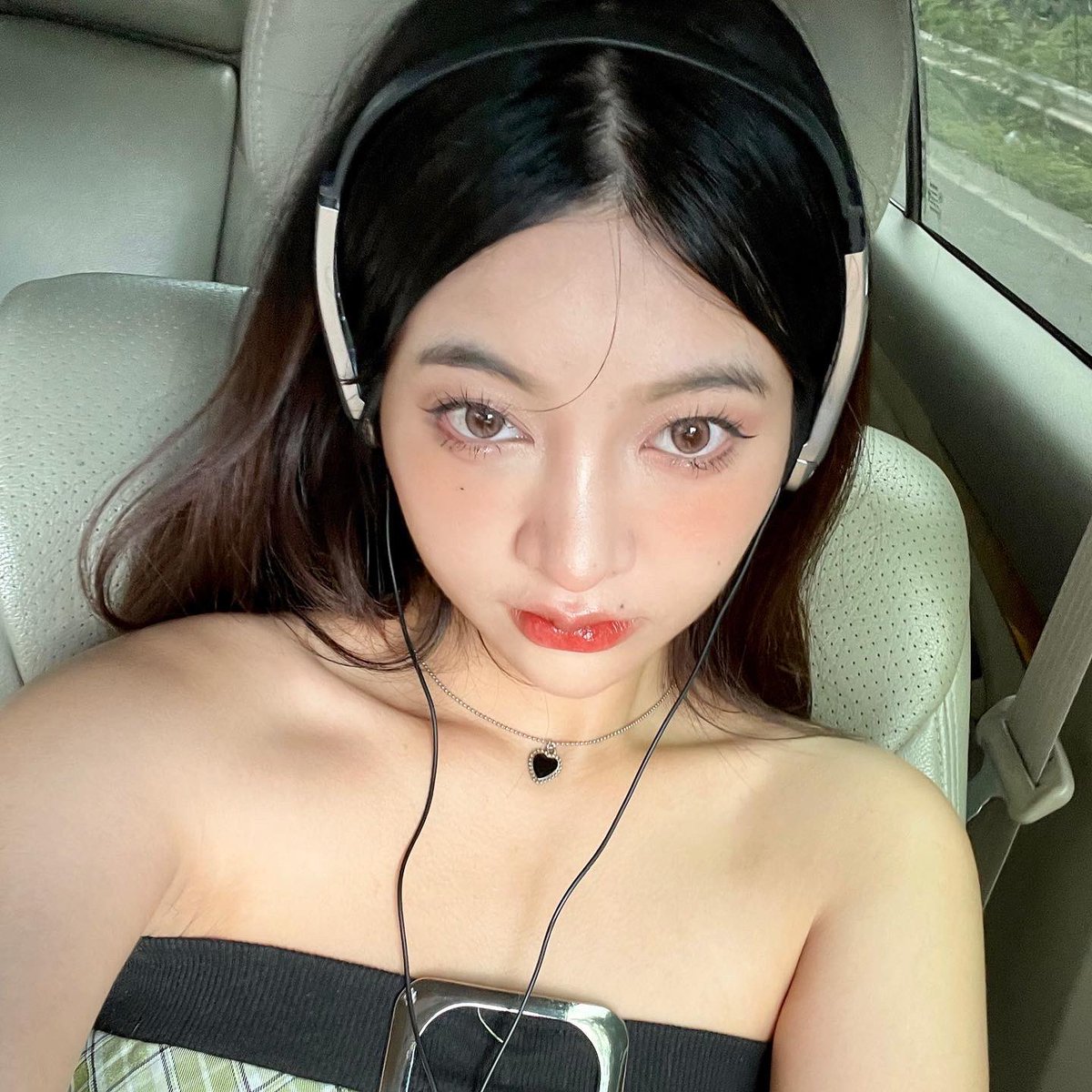 mildnitha's tweet photo. สาบานไม่ได้เข้าคลีนิกเลย รักษาเอง ทาครีมวนไปจริงๆ รอยจางจะหมดแล้วเหลือนิดเดียวเท่านั้น cerave กับ bio oil คือยาสามัญประจำบ้านไปแล้ว https://t.co/GzPDzbsxC9
