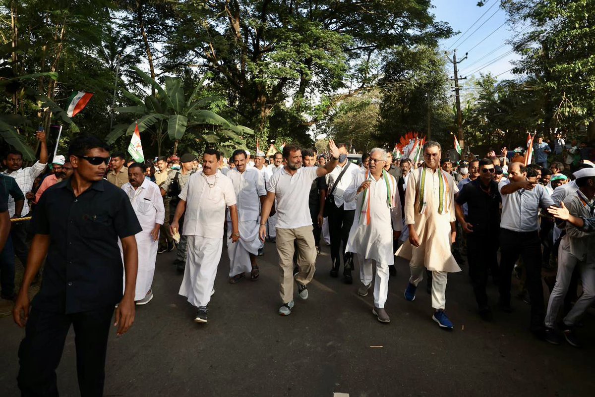 milinddeora's tweet photo. Joined the #BharatJodoYatra today in Wayanad, Kerala — @RahulGandhi ji’s parliamentary constituency — and walked alongside @kcvenugopalmp ji, @bhupeshbaghel ji &amp; countless others. https://t.co/wCDrumSEz0