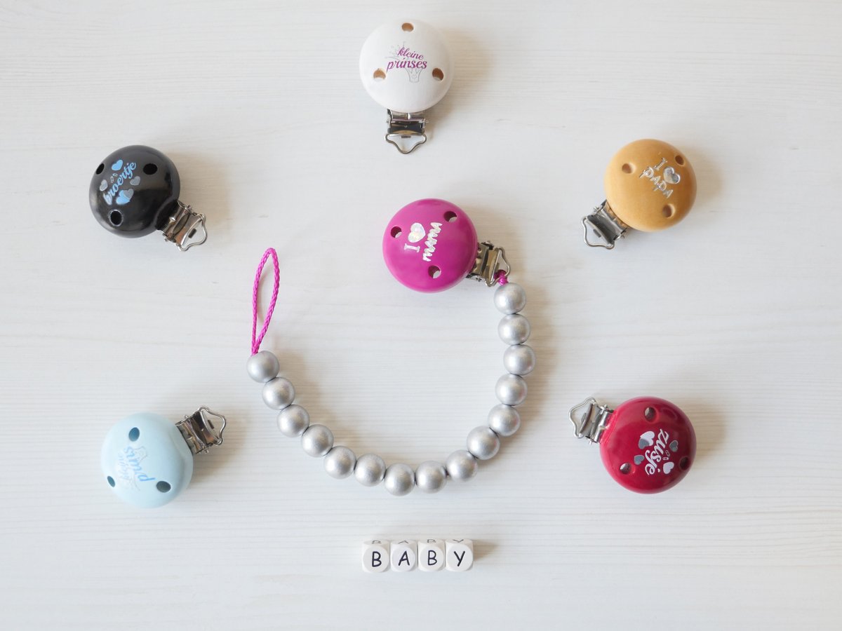 Schnulliketten's tweet photo. "D" for "#Dutch" ♡ "N" wie "#Niederländisch"
👶 zum #Schnullerkettenladen: https://t.co/aqxWAUo0an
👶 go to Schnullerkettenladen: https://t.co/NojIQiKCDy
#schnullerkettenladenberlin #schnullerkette #schnullerkettemitnamen #dummychain #greifling #graspingring https://t.co/V5a7rJMBCL