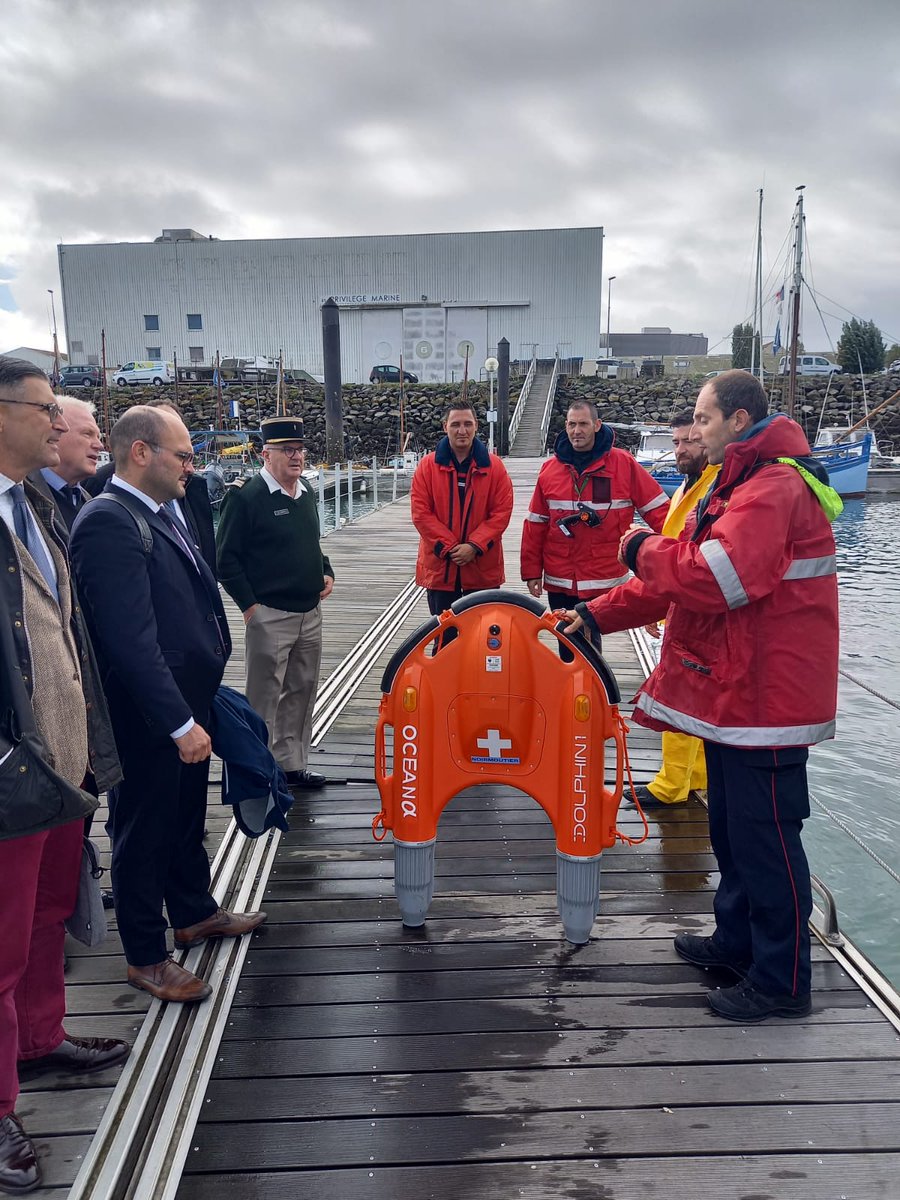 SDIS85's tweet photo. Présentation aujourd’hui des missions et moyens de sauvetage en mer du SDIS de la Vendée aux auditeurs de la 228ème session régionale de l'IHEDN https://t.co/OQW58mzcMB