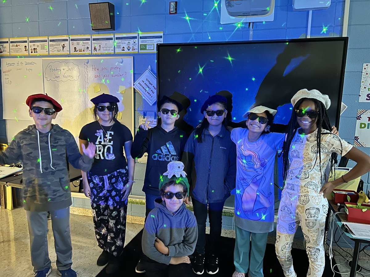 Laura Sicks tweet media