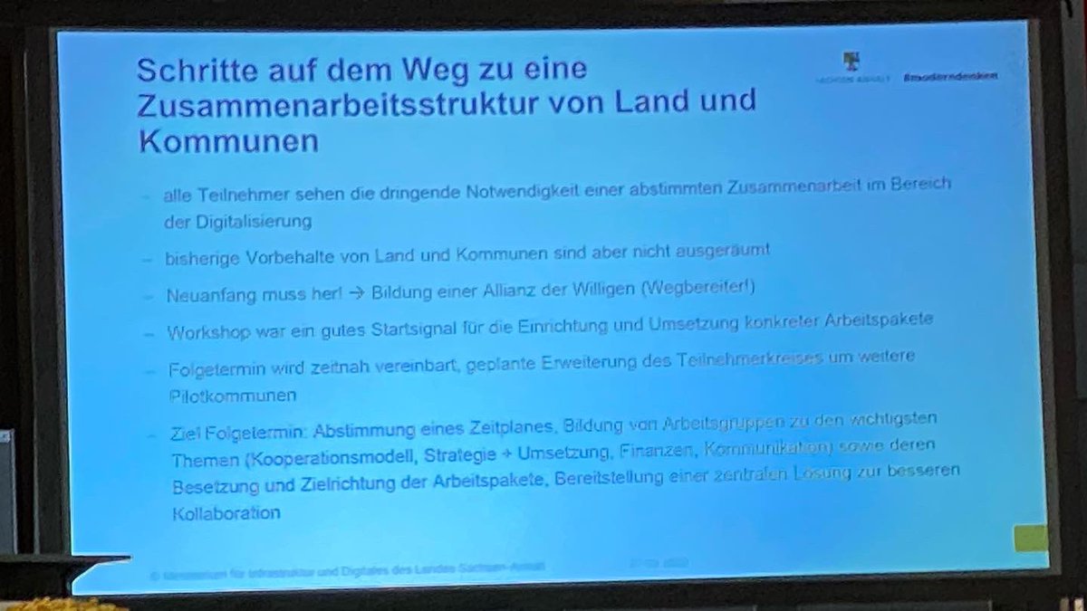 indyz_25's tweet photo. Gemeinsame Sitzung AK Steuerung/Strategie #KITU @kid_magdeburg und #sgsa @sachsenanhalt mit Sts. @bubernd zur Digitalisierung der Kommunen; wichtiger offener Austausch, PS: diskutieren über OZG ohne WLAN, keine Hybride, keine Ladestation (Laptop und eAuto) #findedenfehler https://t.co/RMo162PnO2