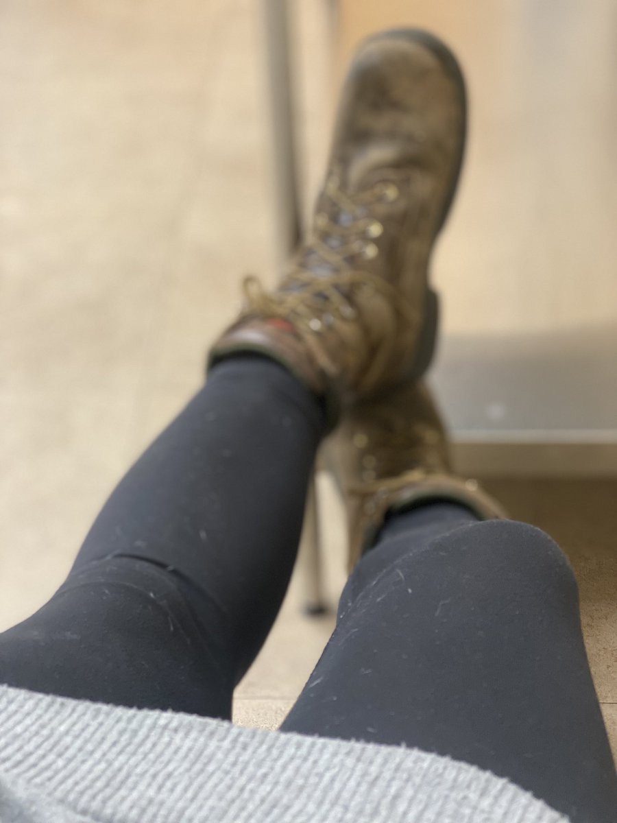 TowToes's tweet photo. Someone should buy these boots so I can get a new pair. SMH.
#dirtyboots #boot #shoes #toes #stinky #dirty #wornin #sweat https://t.co/LZZiSNjuEY