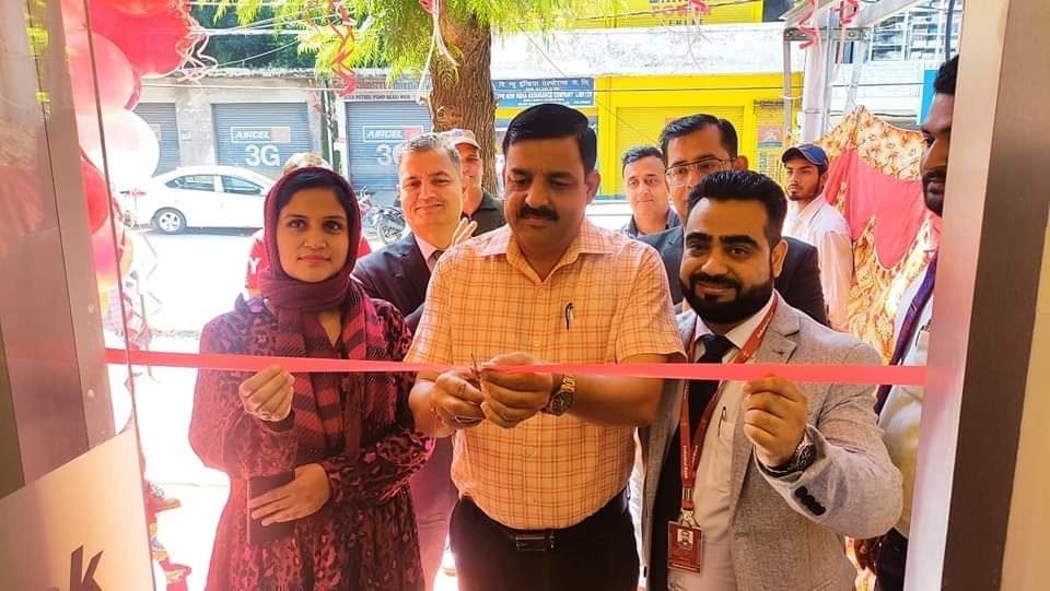nag_saraf's tweet photo. DDC Chairman Reasi Sh Saraf Singh Nag inaugurated New Branch of INDUSIND BANK at Reasi on 27.09.2022 @MyIndusIndBank https://t.co/XjZPEPv4CE