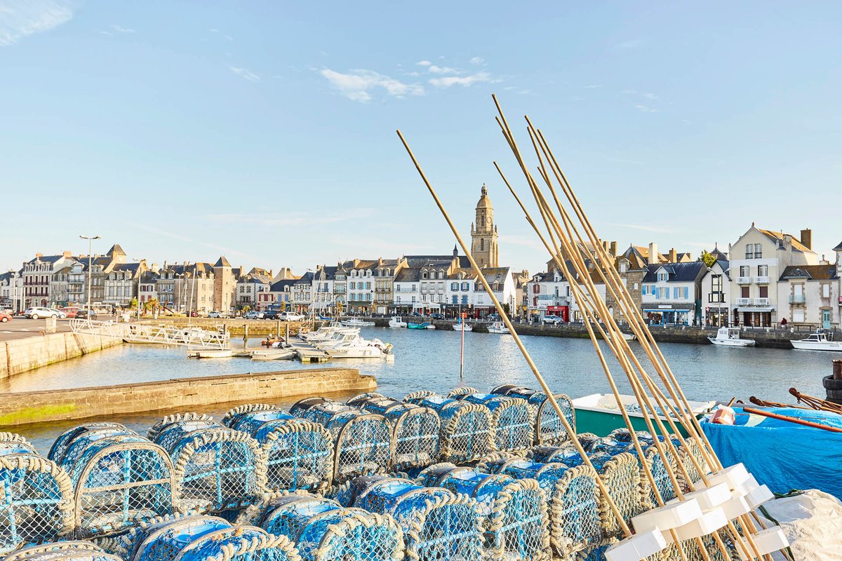 #ZoomSur notre partenaire <a href="/paysdelaloire/">Pays de la Loire</a>.

🔍 En bord de ville, ou au bord de l’eau, cités et édifices constituent de formidables atouts de son rayonnement.

👉 Plus d’info sur : paysdelaloire.fr

#paysdelaloire 

📷 : Le Croisic par ©Alexandre Lamoureux