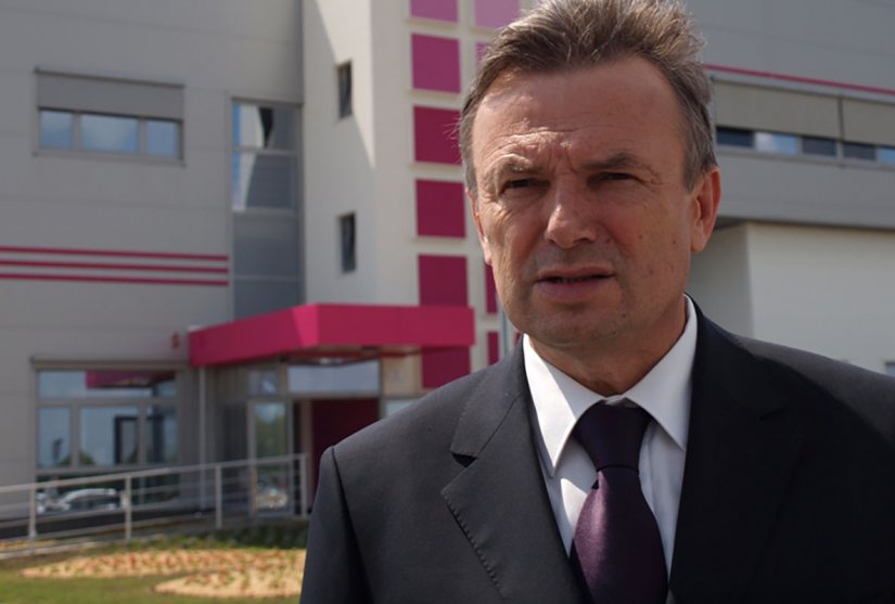 Skoro deset godina otkad je bio pritvoren, bivši direktor Zagorje-Tehobetona Miroslav Bunić je pravomoćno oslobođen u slučaju HAC-Remorker, dok će se ponovno suditi šestorici od devet okrivljenih, među kojima i prvookrivljenom Božidaru Kalmeti. Više na: bit.ly/3DYelrt