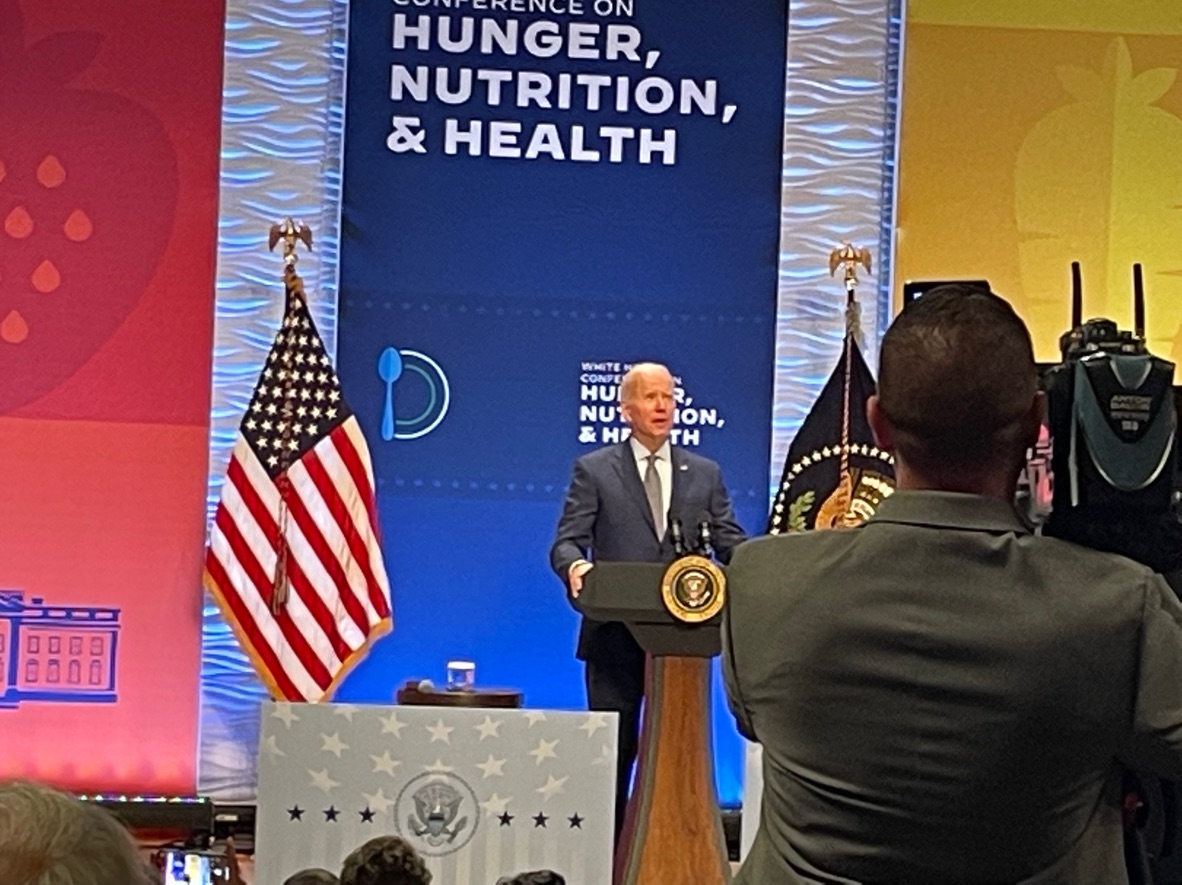 SaveCEO_US's tweet photo. "In America no child should go to bed hungry."

Couldn't agree more with @POTUS. There's nothing partisan about ending child hunger in America. 

All of us at @SavetheChildren will continue to work across the aisle to get these bold commitments into action. #WHConfHungerHealth https://t.co/PN6cgqhpEU
