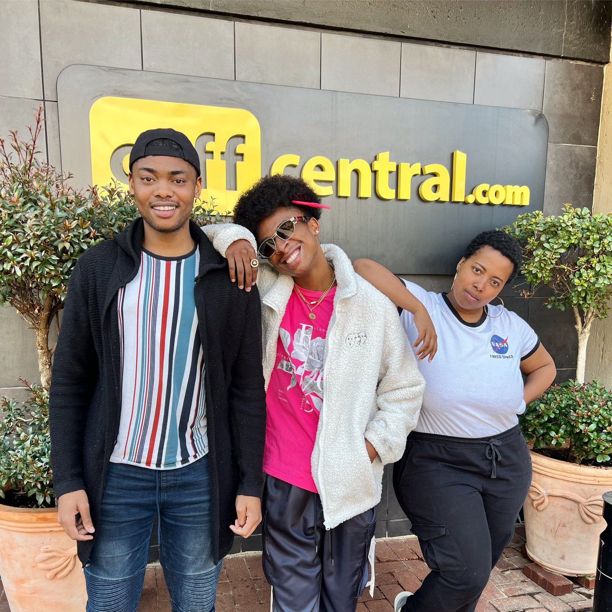 thirddraftpod's tweet photo. @zeemthethwa and @mash_iie catch up with digital content creator @quinxxysworld whose dance went viral on Tik Tok and gives us a life update on all the things he has been up to, & speaks on the dangers of the content creator space.
🔗 Link in Bio
#thirddraftpod #newpodcast https://t.co/3RwkmIK65q