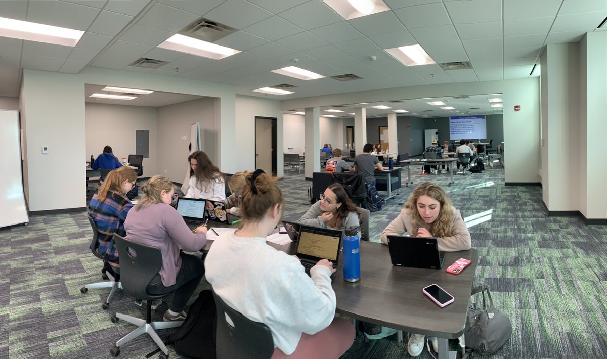 ms_pfau's tweet photo. My Rhet 101 students and I were so pumped to be the first class in our brand new Flex Lab! Amazing space for our speech workshopping! #ThisIsYork #YorkD205 https://t.co/Sw1RL970F9
