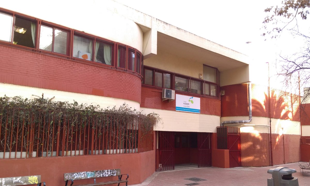 Hola, ¿eres familiar del Colegio @LourdesFUHEM y tienes ganas de participar? ¿Has pensado que podrías desde <a href="/afalourdes/">AFA Lourdes</a>?
El próximo día 20 de octubre convocamos una Asamblea para renovar la Junta de la asociación. ¡Vente! ⬇️
afalourdes.es/convocatoria-e…