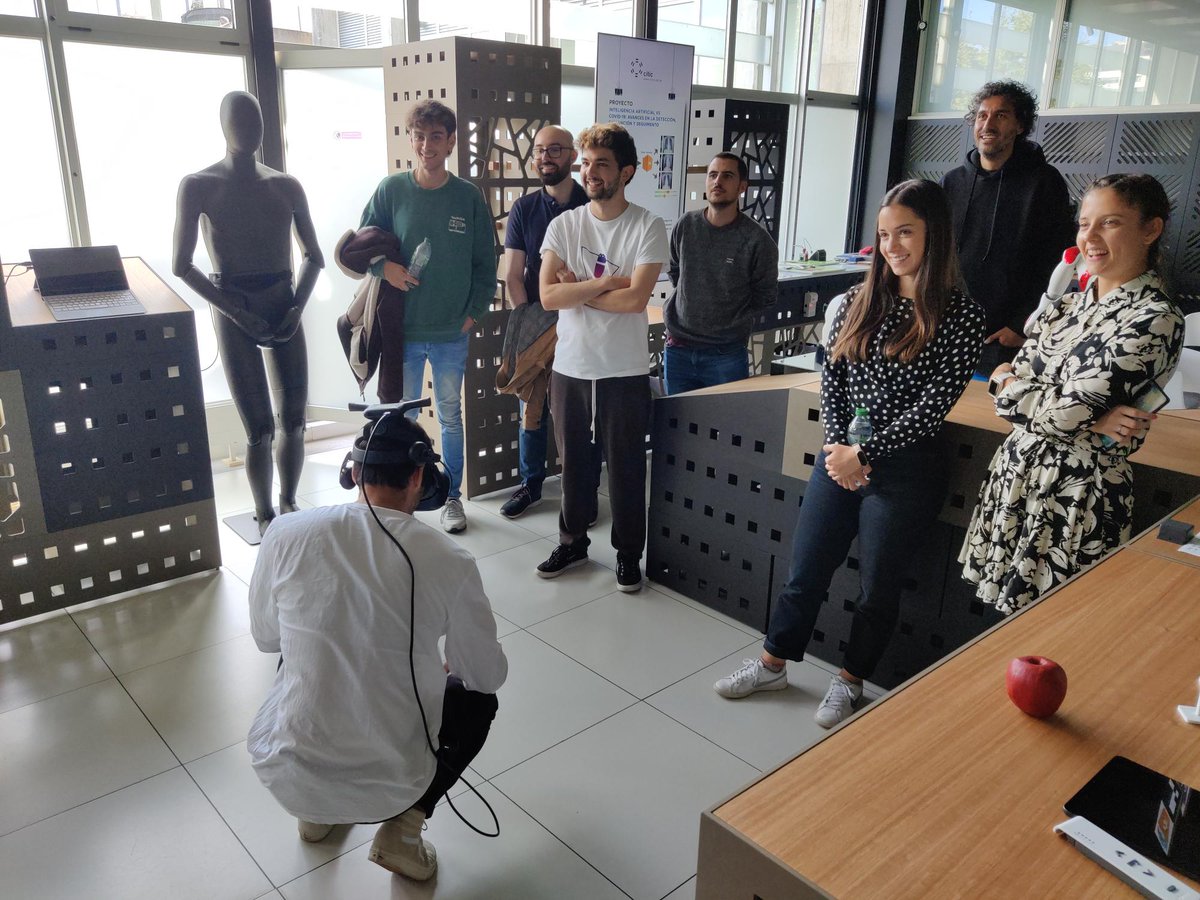 citicresearch's tweet photo. Ayer retomamos los Desayunos #TICTalk 🗨️☕️ mostrando a nuestro personal investigador los nuevos laboratorios de #Robótica, de #RealidadVirtual y #Localización, y de #Impresión3D, así como el Centro de Procesado de Datos y el Demostrador Tecnológico.
➡️ https://t.co/4jkTvm0NUM https://t.co/F9YpolZJyg