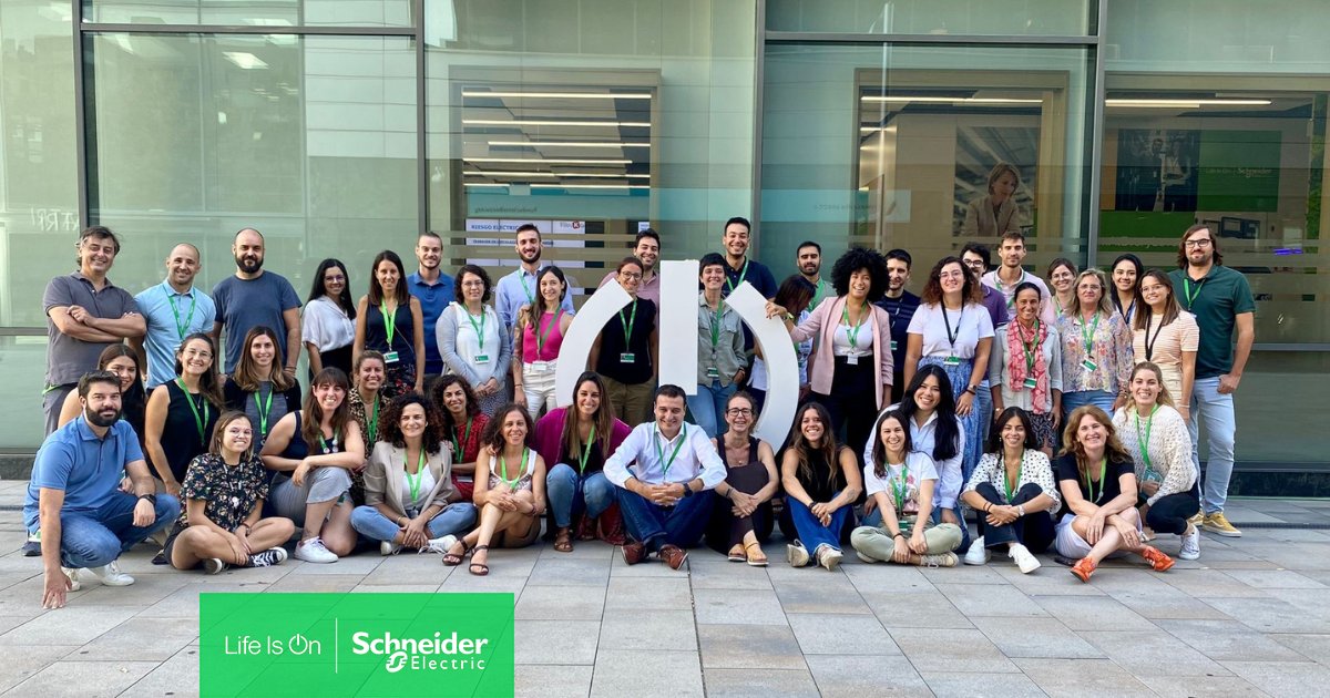 🥳 Estamos muy orgullosos de anunciar que #SchneiderElectric ha sido nombrada la segunda mejor empresa para trabajar en España, según la prestigiosa revista Actualidad Económica. 
🤝 ¡Enhorabuena a todos! spr.ly/6019MZZZv