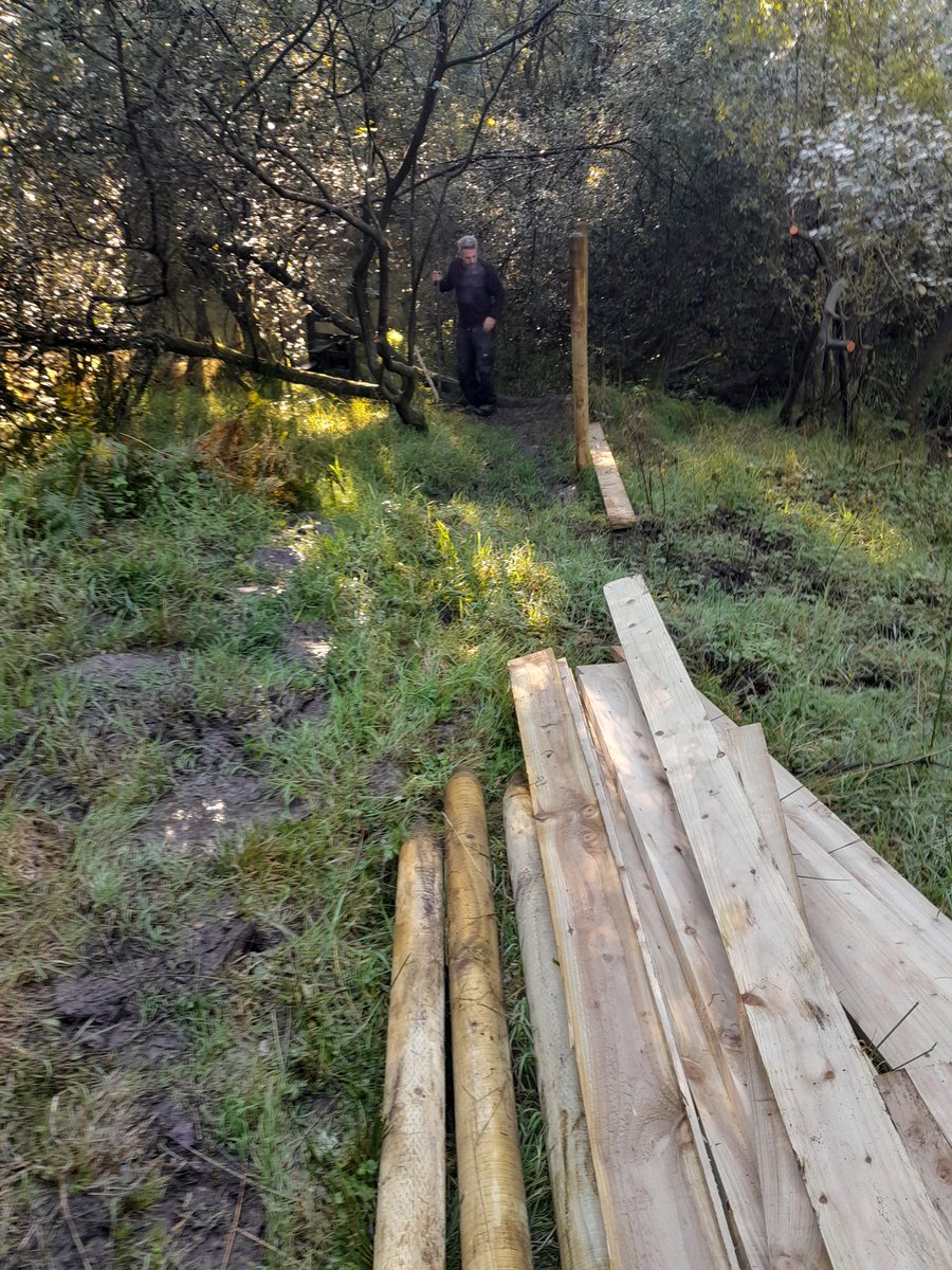 fitforwork1's tweet photo. Ist day on site today, timber carried down, with @PeakPark_PPCV @peakdistrict permanently waterlogged footpath #CFO3 #WhereTheyAre @Ingeus_uk @IngeusUK @co_financing @DefraGovUK #derbyshire #conservation #environment https://t.co/wAyIvV4aJH
