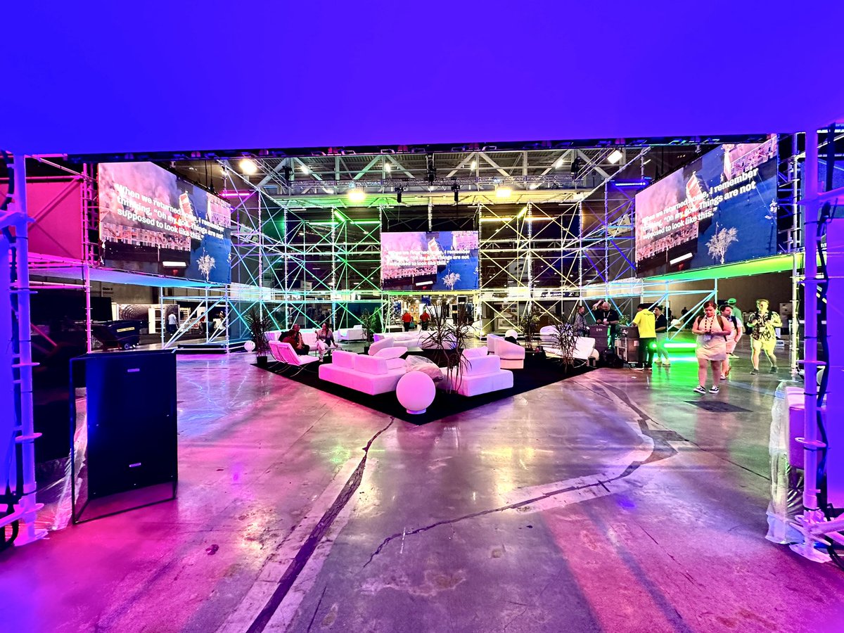 johnbarkwell's tweet photo. All new AU! Excited to be back in person. If you’re in #nola at #au2022 be sure to stop by the @BIMTrack booth Con242 to see our all new Mobile App, new Web Model and Drawing Viewer. https://t.co/CDv1ZxTUw3