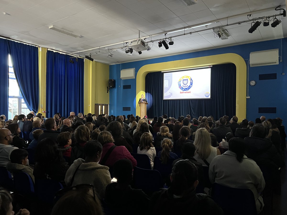 woodcotehigh's tweet photo. Our final Open Morning was a success! ππΌ
Thank you again to our Year 7 students, Oliver and Beau and our @6thATWHS Head Boy and Head Girl, Lily and Maarun for speaking to our prospective parents during the Headβs speech.
#WeAreWoodcote #ASPIRE #OpenEvents2022 https://t.co/xfwYA8J2Gl